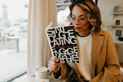 Demonstrates authentic customer engagement with the product in a natural, relatable setting to build trust and social proof.