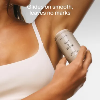 Communicates that the deodorant applies smoothly and leaves no white marks or residue on skin, reassuring shoppers about clean, invisible application.