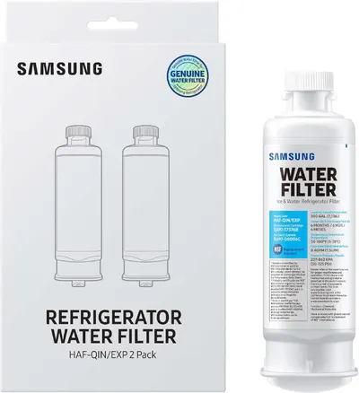 Shows the customer that this purchase includes two water filters in the package, communicating value and convenience.