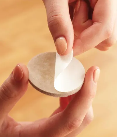 Demonstrates the product being used in a real-world context to help shoppers visualize how they would use it themselves.