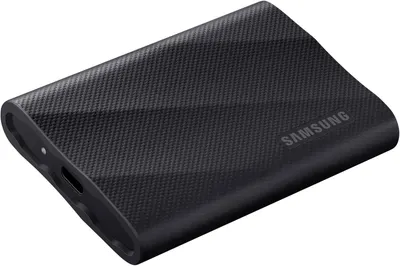 Provides a clean, catalog-style view of the Samsung portable SSD on a white background, allowing shoppers to see the product's design, texture, and branding without distractions.