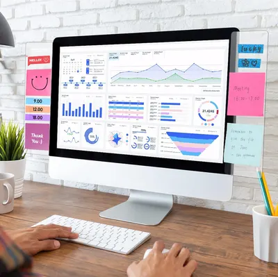 Demonstrates the product in a real-world office setting to help shoppers visualize how it fits into their daily work environment.