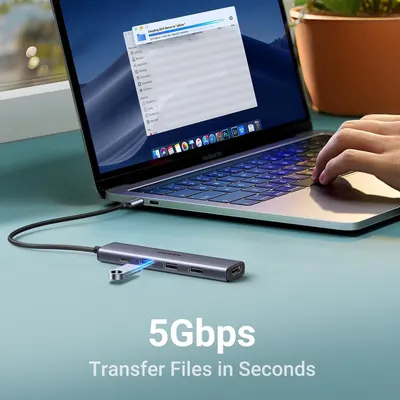 Communicates the high-speed data transfer capability of the USB hub to reassure shoppers that files can be transferred quickly and efficiently.
