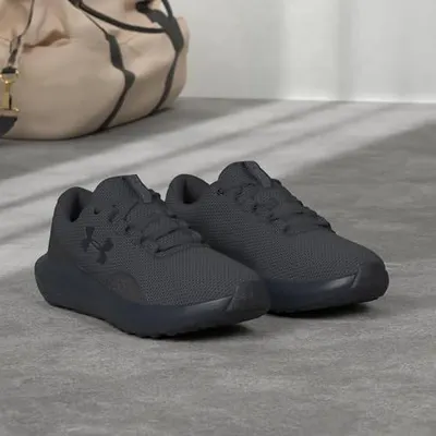 Showcases the product in a natural, everyday setting to help shoppers visualize the shoes in their own life and environment.