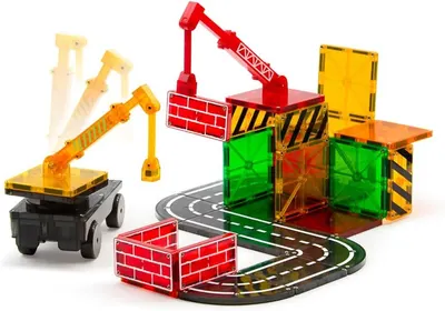 Shows all the components included in the toy construction set, helping shoppers understand the complete package they will receive and the play value it offers.