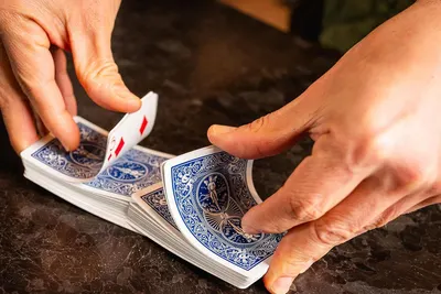 Demonstrates the product being used in a real-world setting to help shoppers visualize the product in action and understand its practical application.