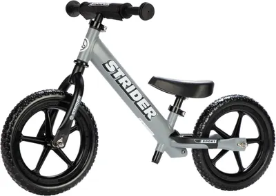 Provides a clear, unobstructed view of the balance bike on a white background for shoppers to see the product details without distractions.