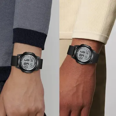 Demonstrates that the watch fits comfortably on different wrist sizes and skin tones, reassuring shoppers that it's suitable for anyone.
