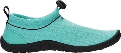 Provides a clear, unobstructed view of the water shoe's design, color, and silhouette to help shoppers evaluate the product's appearance.