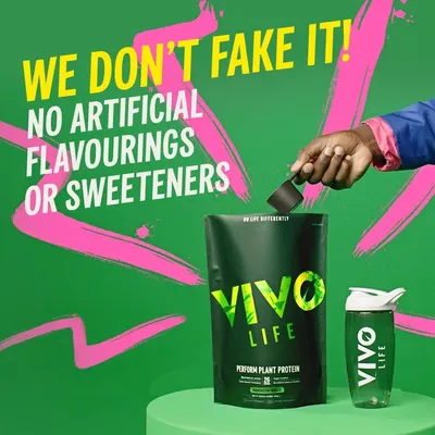 Communicates the product's clean ingredient profile to reassure health-conscious shoppers that the protein powder contains no artificial additives.