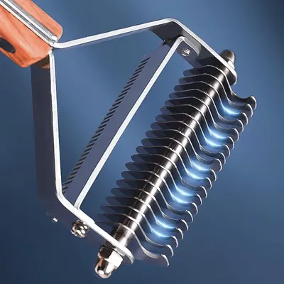 Highlights the product's unique blade structure and cutting mechanism to demonstrate the engineering and functionality of the tool.