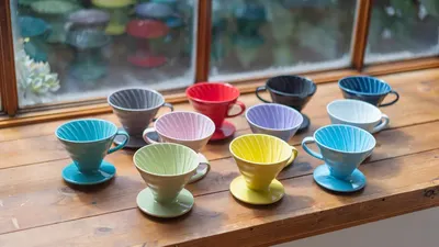 Showcases the brand's full product lineup and available color options to help shoppers choose their preferred variant and understand the range of choices available.