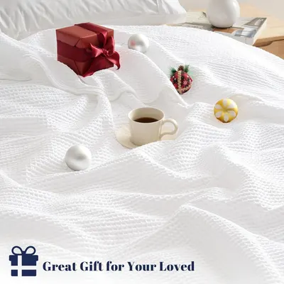 Positions the product as an ideal gift for loved ones, using seasonal and holiday visual cues like a wrapped gift box and festive ornaments.