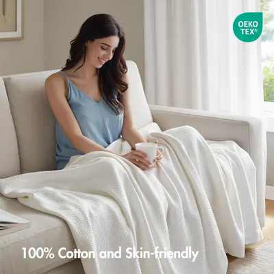 Emphasizes the natural cotton composition and skin-friendly properties to appeal to comfort-conscious shoppers.