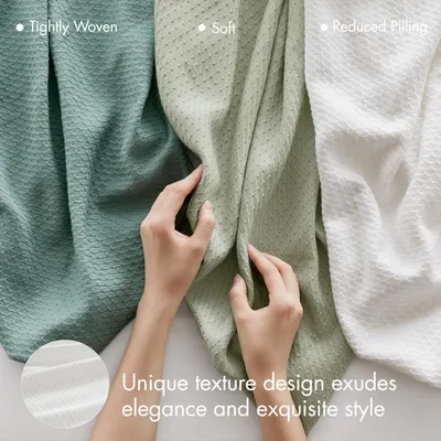 Showcases multiple product benefits including construction quality, softness, durability, and aesthetic appeal in a segmented layout.