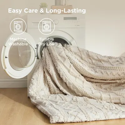 Highlights the product's easy care and durability by showcasing machine washable and tumble dry low features, reassuring shoppers of low-maintenance upkeep.