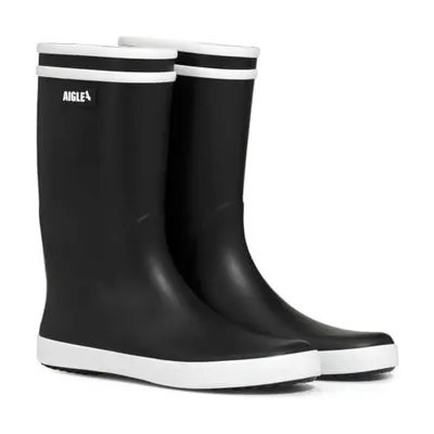 Displays the product from an angled perspective to give shoppers a comprehensive view of the boot design and shape.