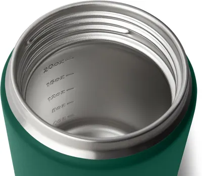 Highlights the interior volume measurement markings that allow users to easily measure and portion food contents.