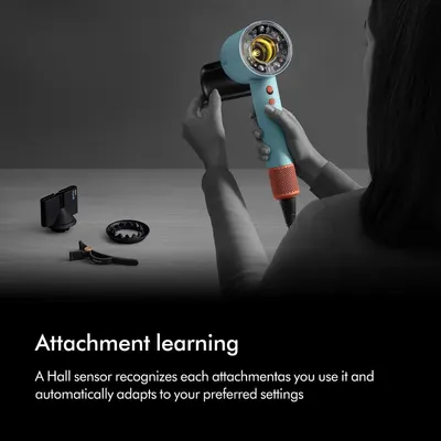 Communicates the intelligent attachment recognition feature that automatically adjusts settings based on which attachment is used, emphasizing ease of use and…