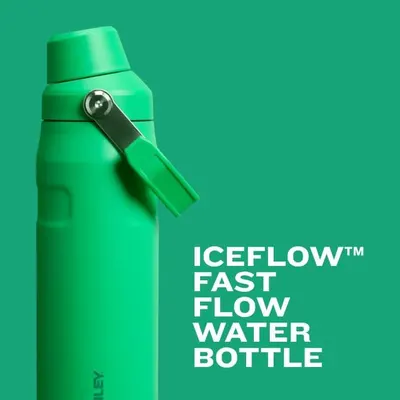 Highlights the IceFlow fast flow feature to communicate that the bottle delivers quick, efficient water flow for convenient hydration.