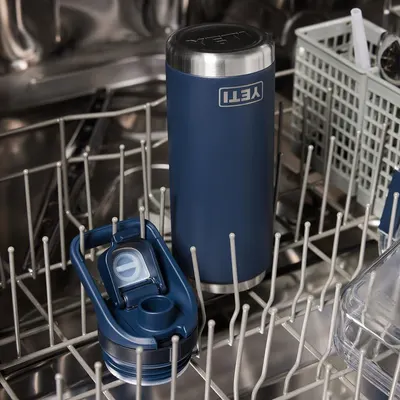 Demonstrates that the bottle and cap are dishwasher safe, reassuring shoppers about easy cleaning and maintenance.