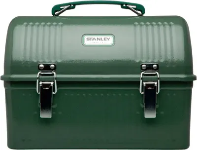 Provides a clean, catalog-style view of the Stanley lunch box showing its design, handle, and latches without distractions.